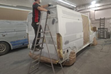 SÕIDUAUTODE, KAUBIKUTE, VEOAUTODE JA BUSSIDE KERE- JA VÄRVITÖÖD